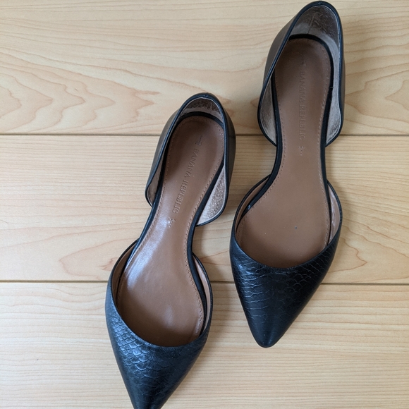 Banana Republic Sleek Black Flats - Picture 8 of 8